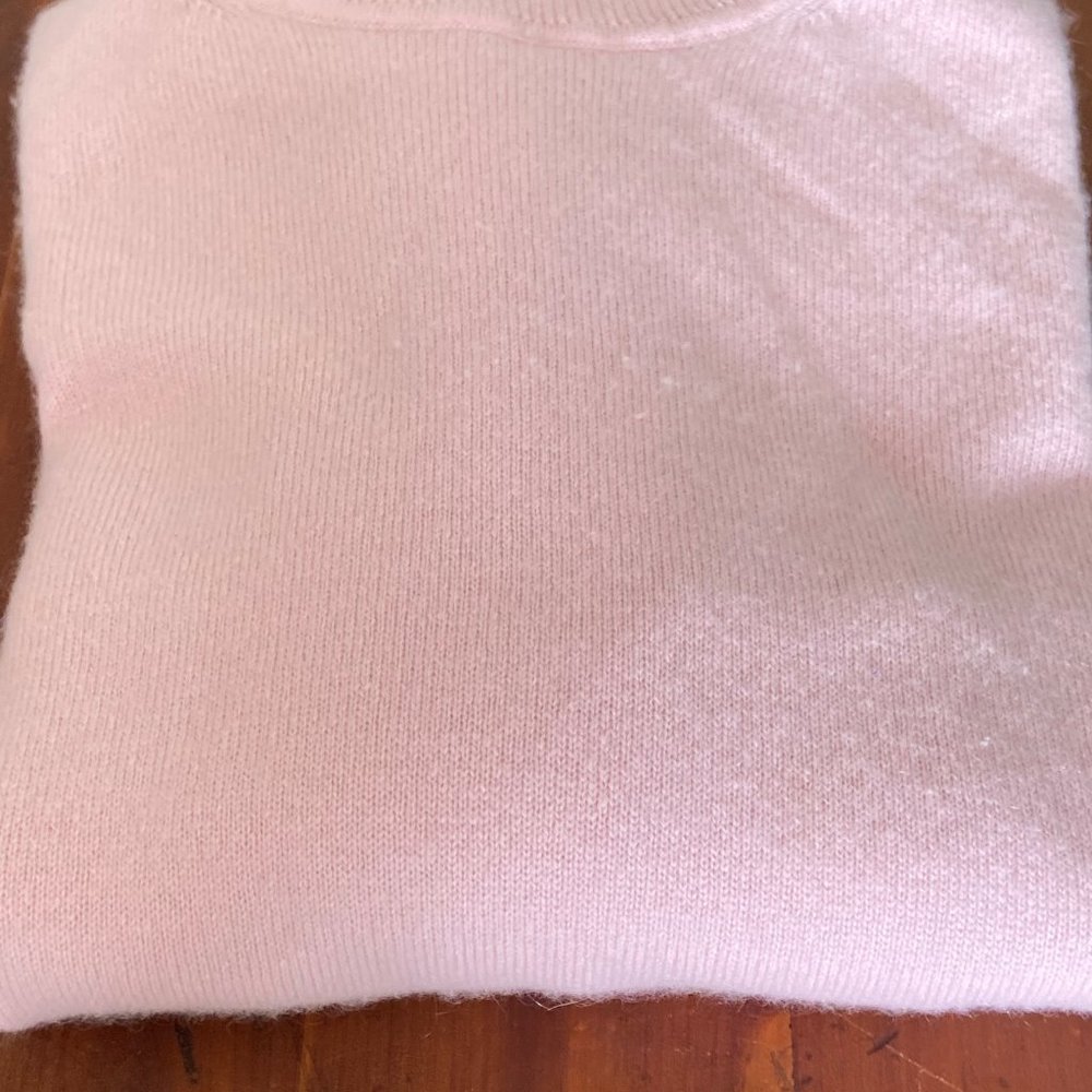 LIGHT PINK CASHMERE TURTLENECK SWEATER  SIZE  L